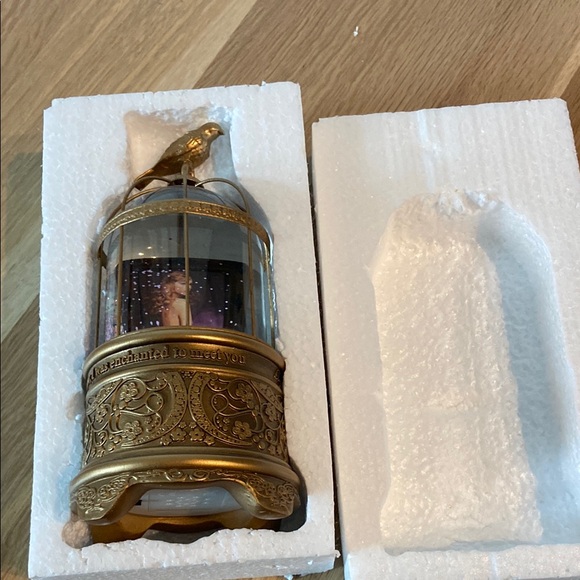 NIB - Taylor Swift Speak Now Snow globe - Picture 7 of 10